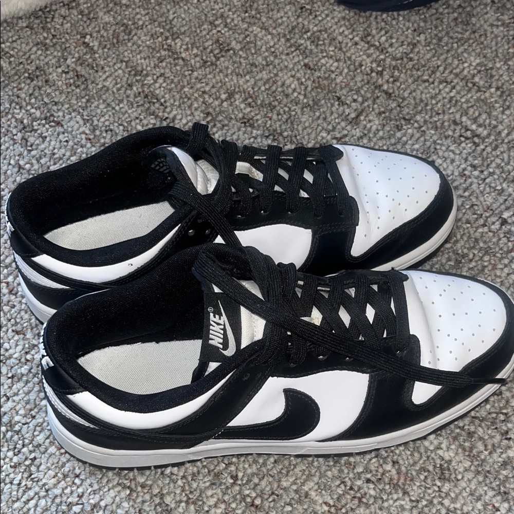 Nike DUNKS, Black and white
